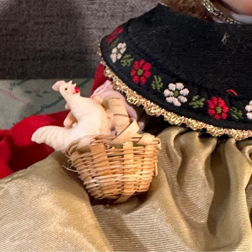 Madame Alexander International Series Swedish 792 Doll 8” Girl Swedish- help!